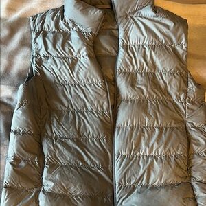 Uniqlo Women's Puffer Vest - Gray